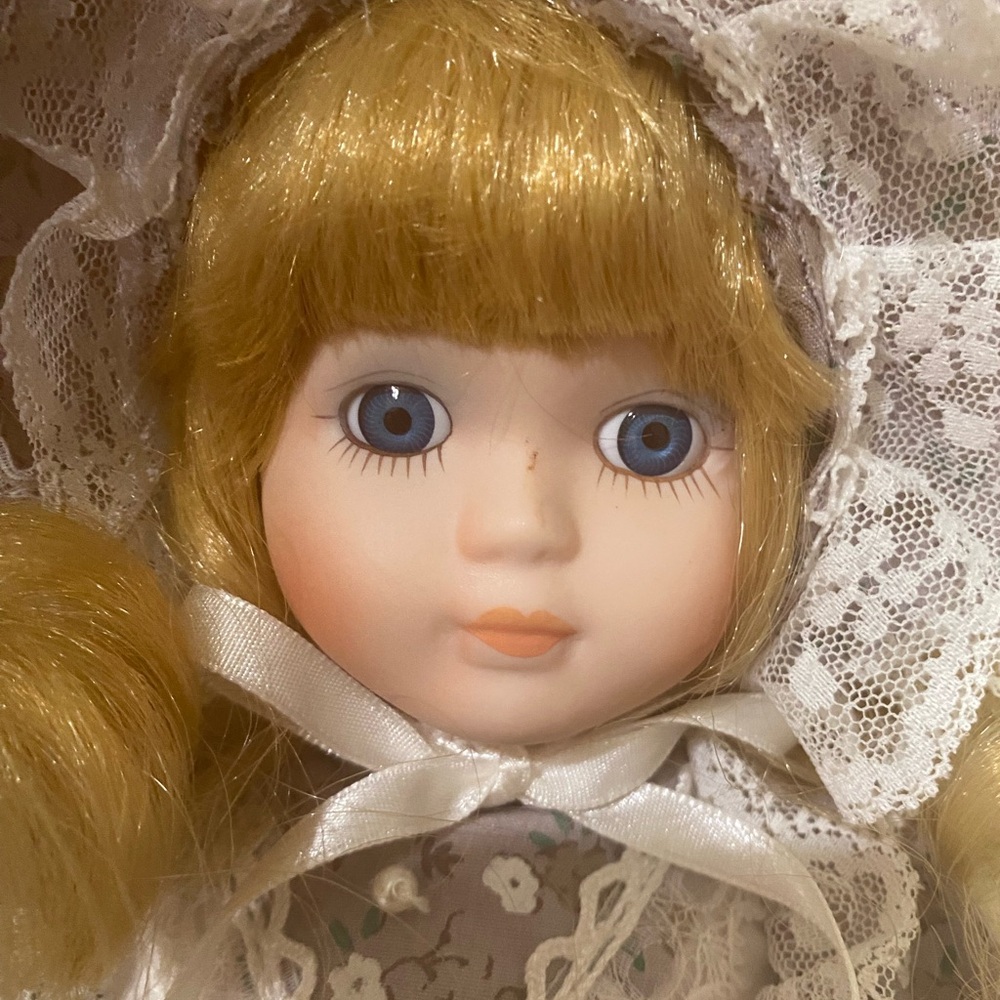 Porcelain Doll - Picture 5 of 5